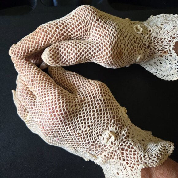 Vintage Lace Trimmed Handkerchief Set - Picture 8 of 14